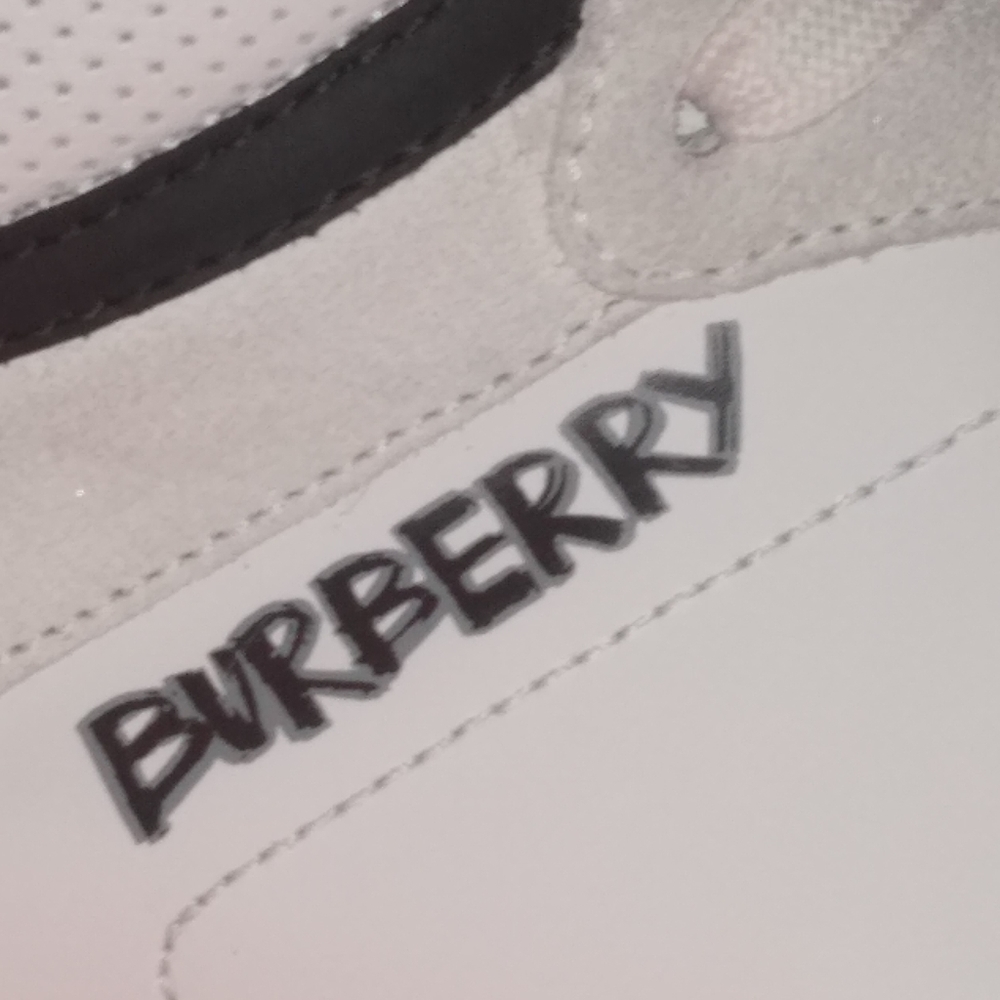 Sneakers - Picture 3 of 4